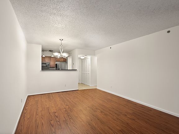 3rd image of 1024 N Utah St APT 220