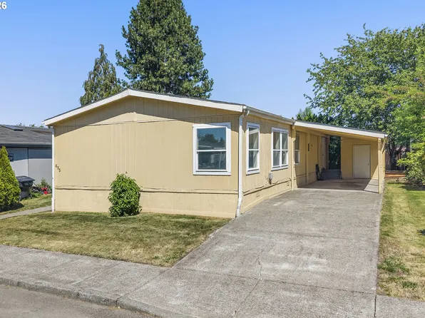 655 Village Dr, Molalla, OR 97038