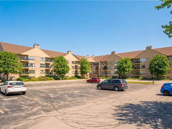 15 Hofstetter Ave #106, Kitchener, ON N2A 3Z7