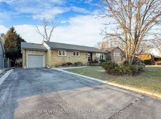 10 Suburban Dr N, Mississauga, ON L5N 1G5