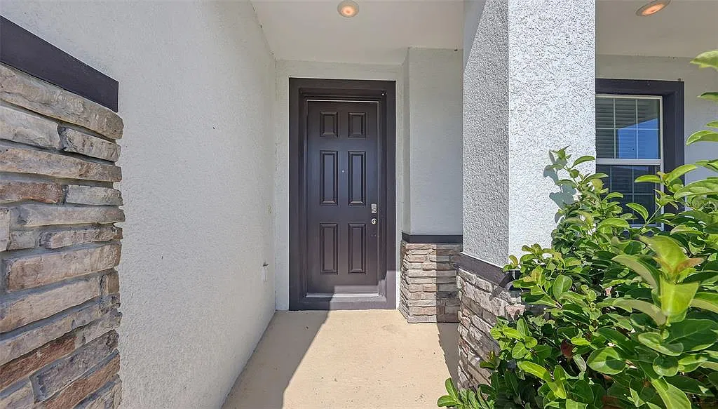 5 bed, 3.5 bath, 3633 sqft, $4,500 — Photo 4