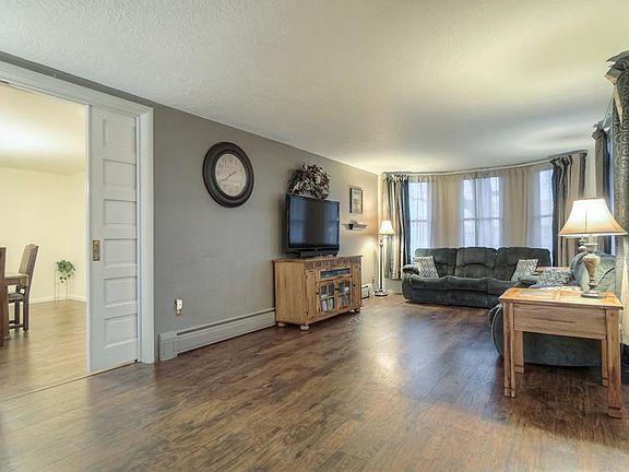 3rd image of 708 Idaho St