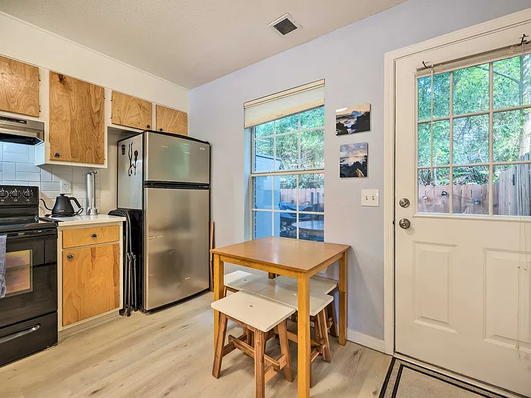 1128 N Iron Horse Dr — Photo 15