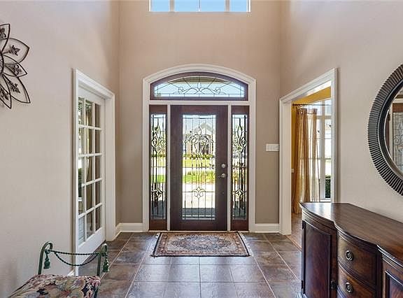 3rd image of 112 Lavender Ct