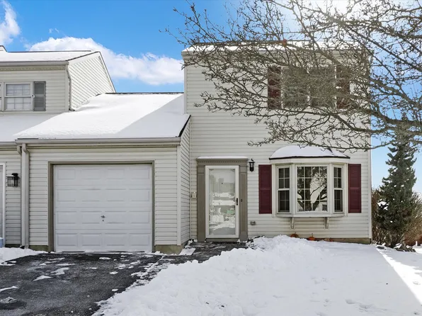 3051 Solar Dr, Dover, PA 17315