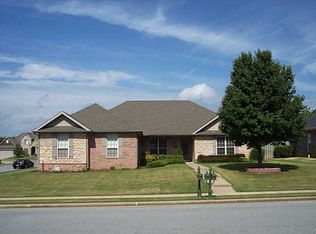 5708 S Berry Farm Dr, Rogers, AR 72758