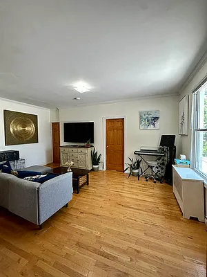 Rented by Compass | media 21