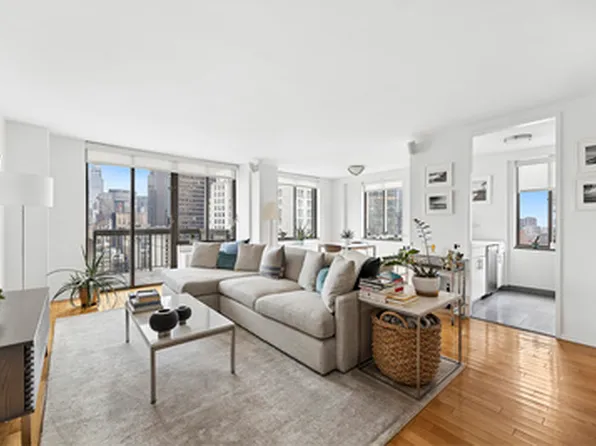 5 East 22nd Street image 1 of 7