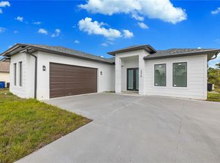 3216 43rd St SW, Lehigh Acres, FL 33976