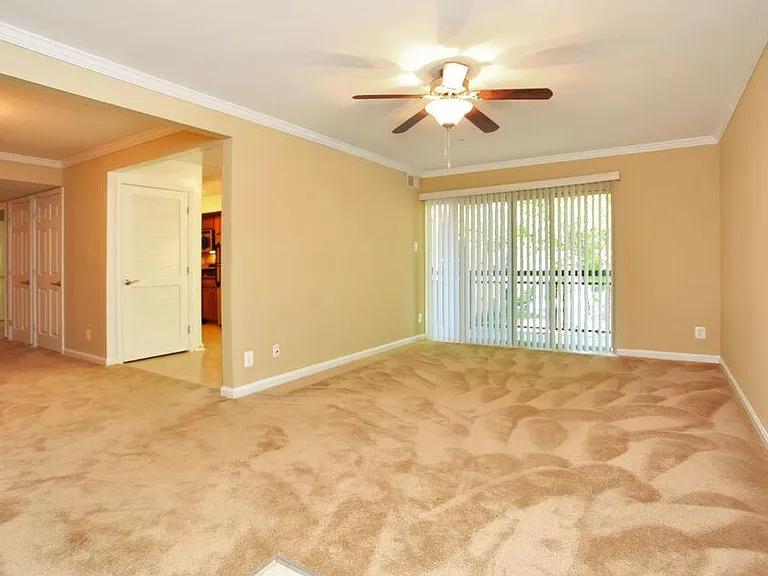 7 McCausland Pl — Photo 14