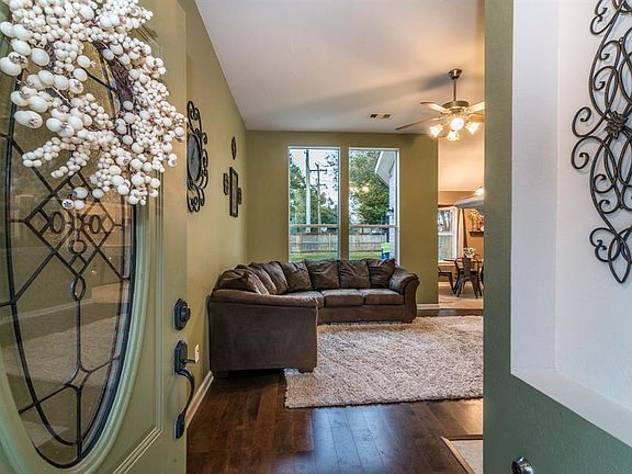 3rd image of 1860 Sherwood Forest Cir