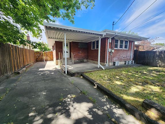 3rd image of 279 E Hubbard Ave