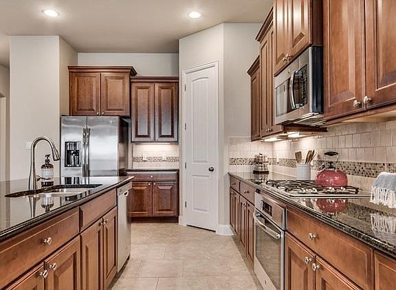 4th image of 4716 Diamante Dr
