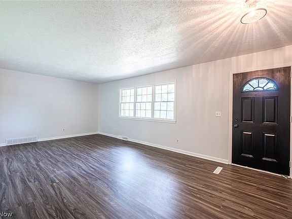 3rd image of 1072 Iberia Rd