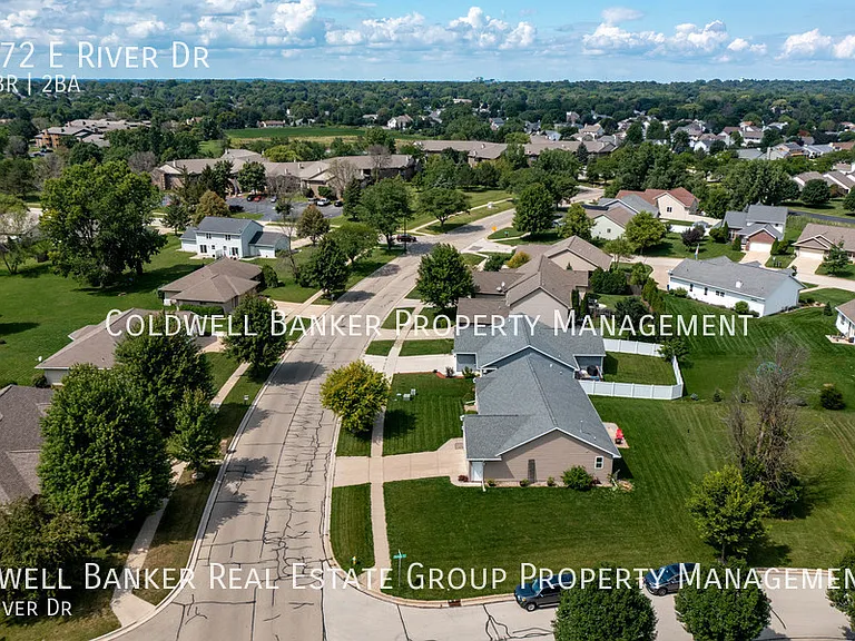 772 E River Dr — Photo 29