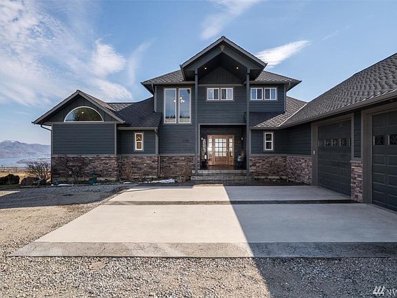 2nd image of 1310 S Webb Pl