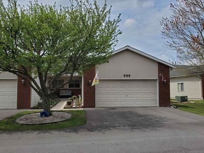 988 Saint Joseph Ln, Marysville, MI, 48040