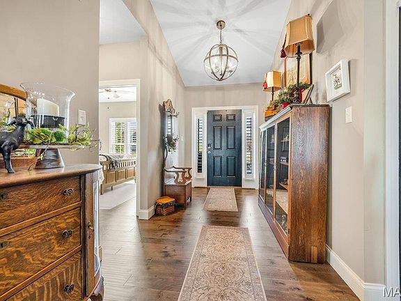 2nd image of 701 Ridgepointe Court Lake