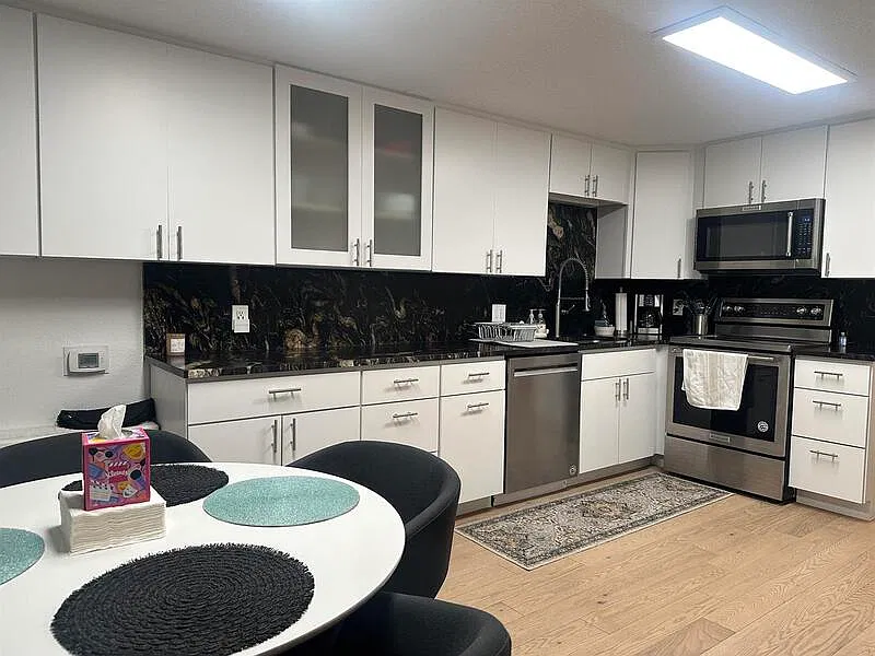 2 bed, 2.0 bath, $2,275 — Photo 2