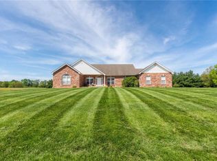 5775 Lake Briar Dr, Millstadt, IL 62260