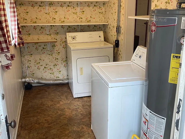 120 N Chestnut St — Photo 20
