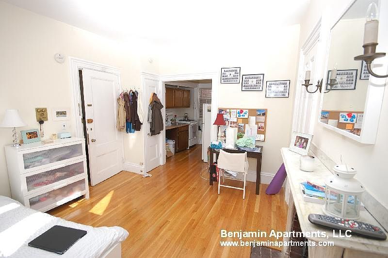 2nd image of 47 W Cedar St APT 1A
