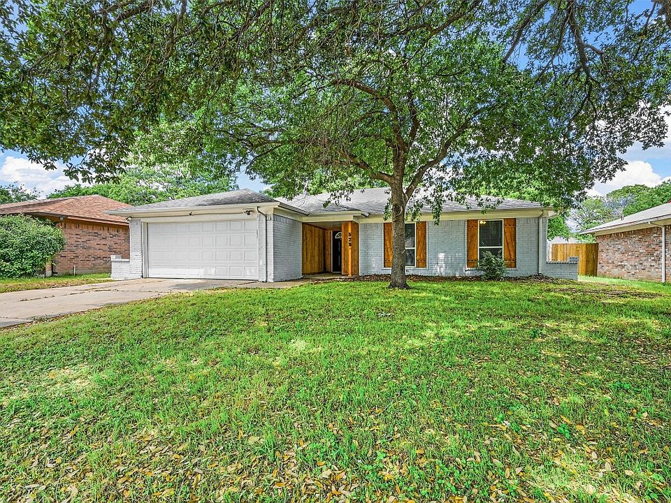 1st image of 528 Clover Dr