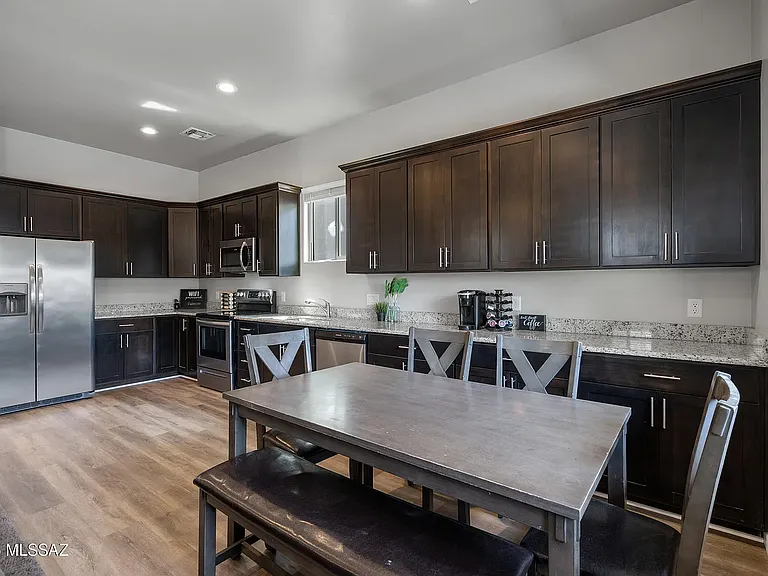 156 E Stone Ct — Photo 7