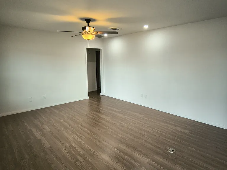 9015-17 Campo Rd #9015 — Photo 5