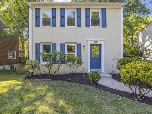 8704 Yardley Dr, Alexandria, VA 22308