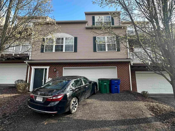 470 Tall Oak Blvd, Christiansburg, VA 24073