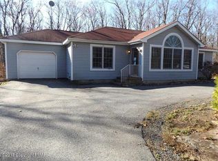 1271 Little Billy Ln, Tobyhanna, PA 18466