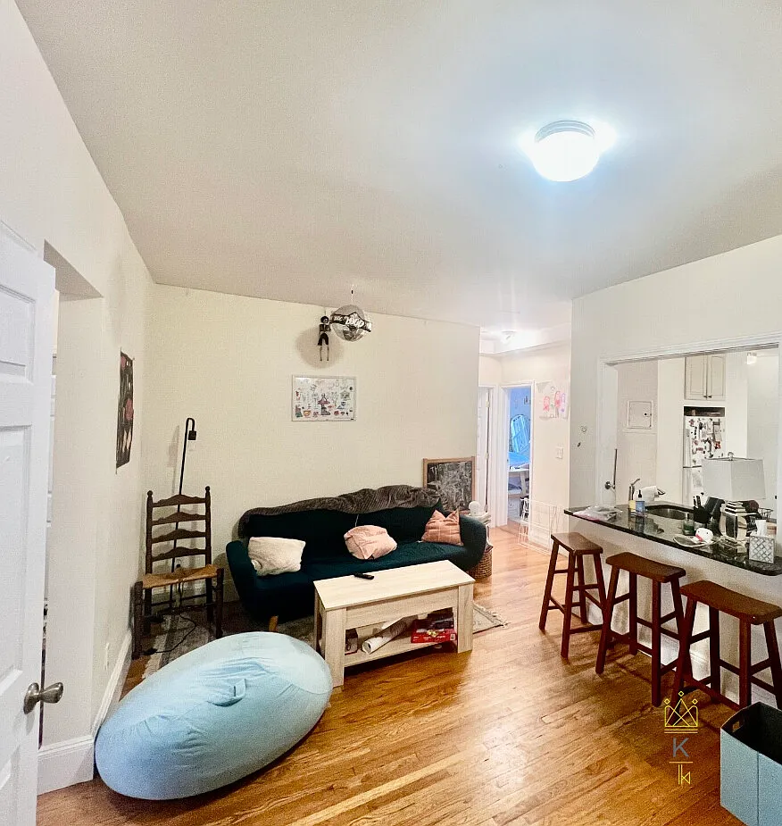 4 bed, 1.5 bath, $6,200 — Photo 2