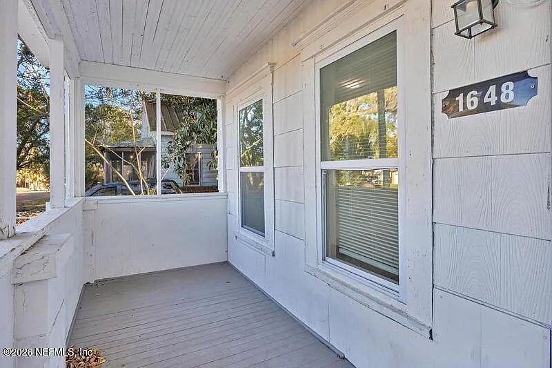 2 bed, 1.0 bath, 928 sqft, $995 — Photo 2
