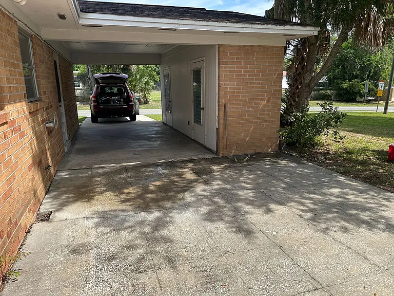 200 S Moss St — Photo 15