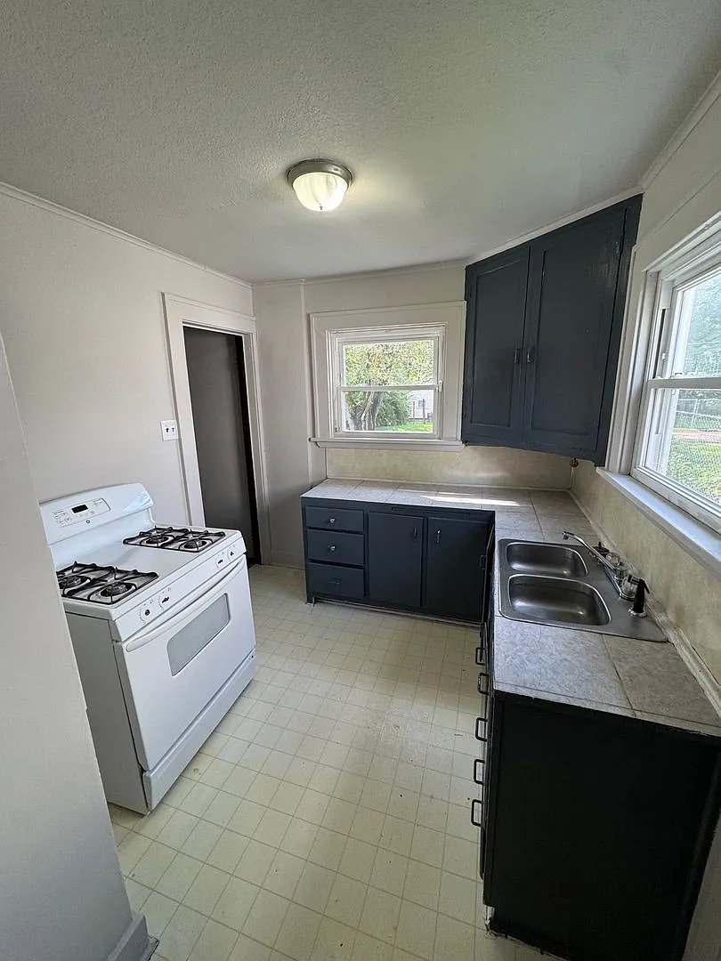 3528 Reed St — Photo 4