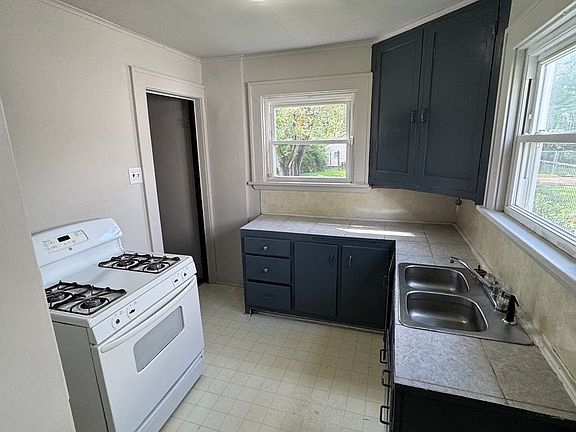 4th image of 3528 Reed St