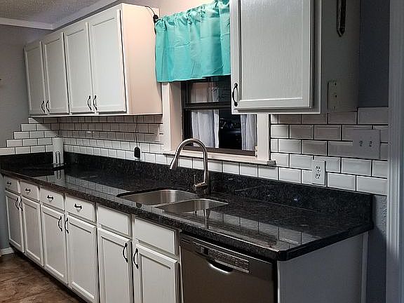 Plenty of meal prep space