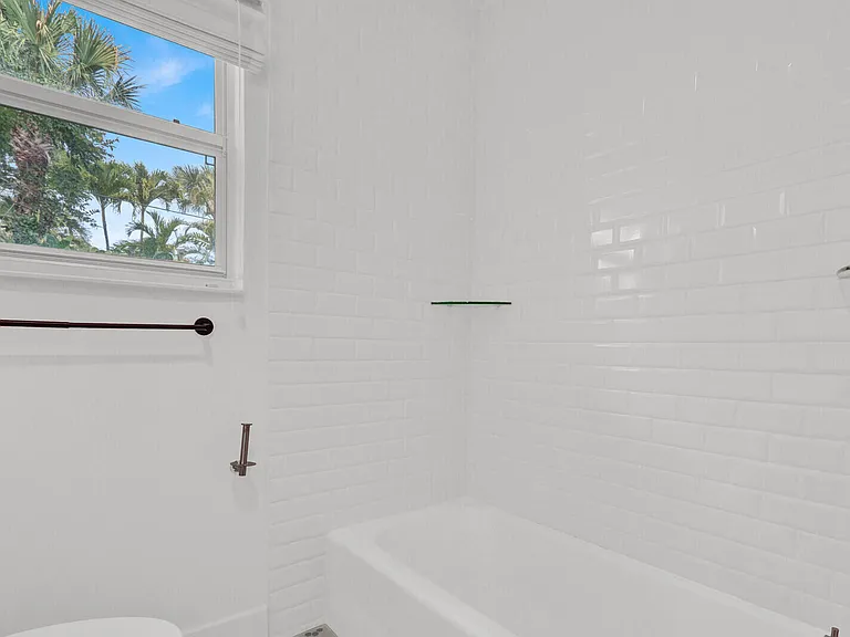 601 Paulina Rd — Photo 23