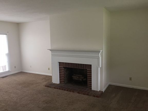2nd image of 862 Village Ct