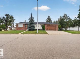 2907 49th St NW, Edmonton, AB T6L 6B7