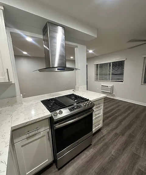 Stonehill Apartments — Photo 11