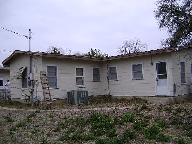 2nd image of 440 Wallace St