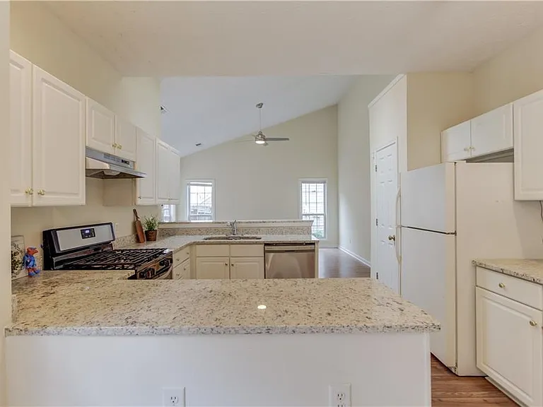 3924B Berwick Farm Dr — Photo 18