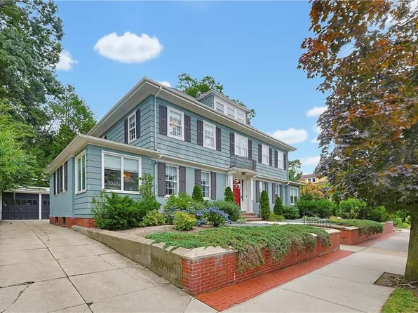 387 Wayland Ave, Providence, RI 02906