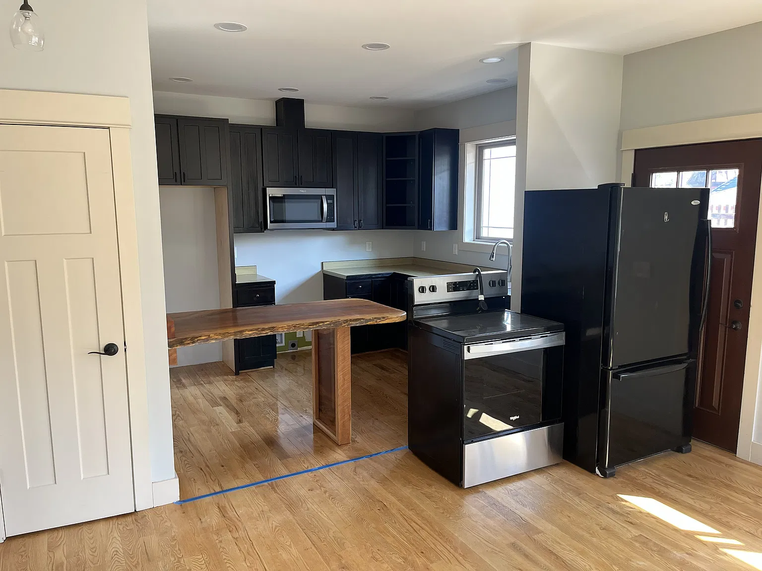 2 bed, 900 sqft, $1,800 — Photo 4