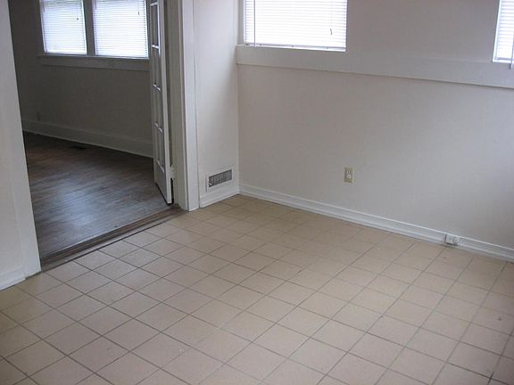 3rd image of 4701 N Lookout St #A