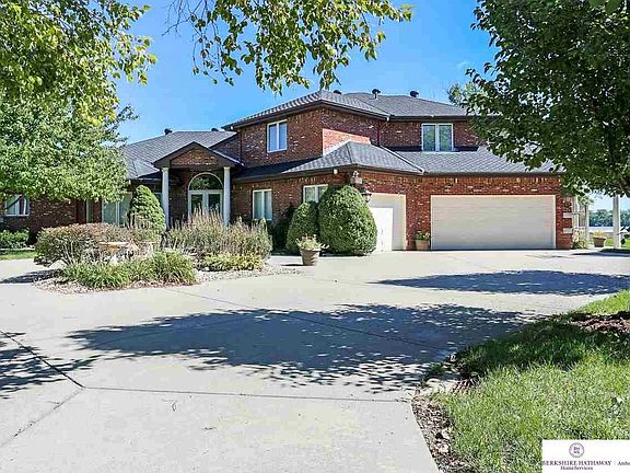 5th image of 24 Westlake Vlg