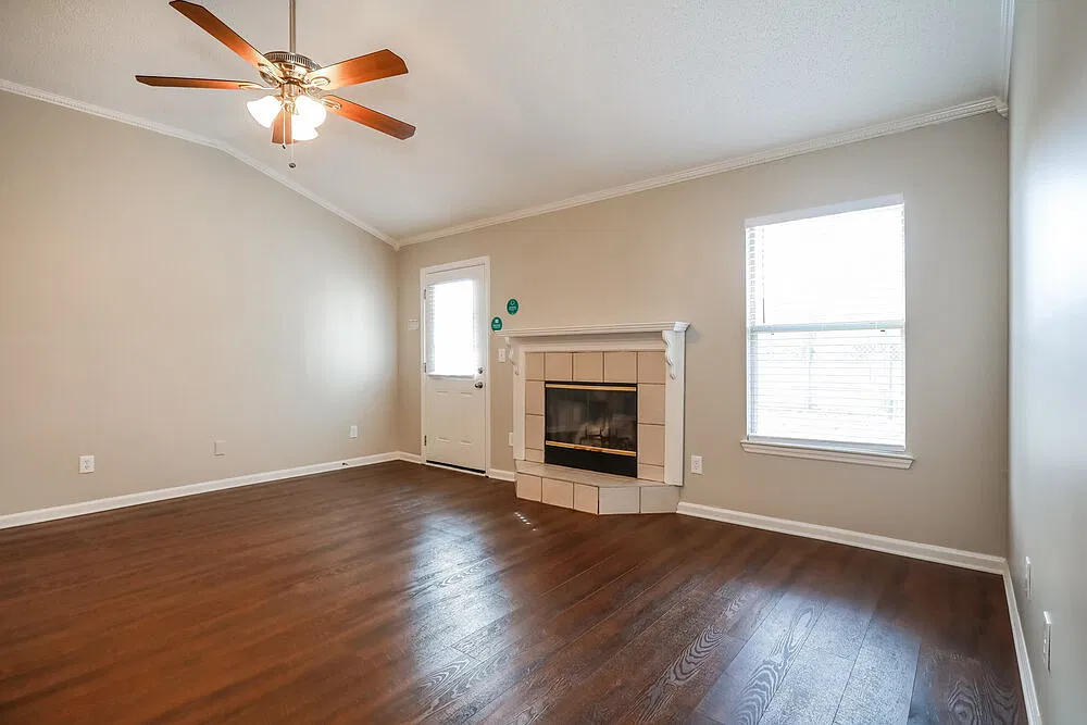 4 bed, 2.0 bath, 1971 sqft, $2,970 — Photo 4