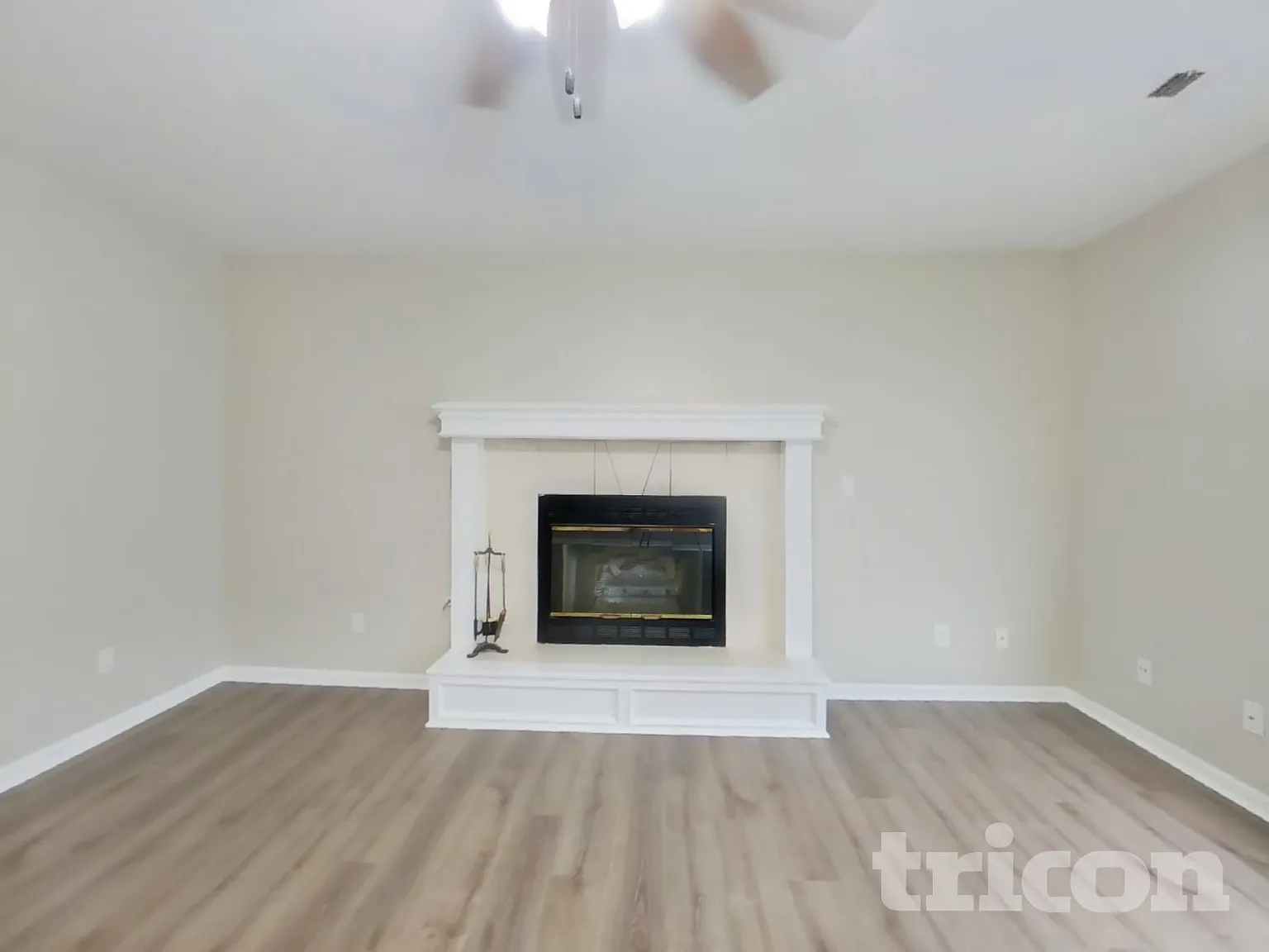 1716 Lynn Cir Greenwood MO — Photo 4